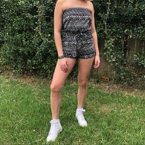 Black and White Sleeveless Patterned Romper